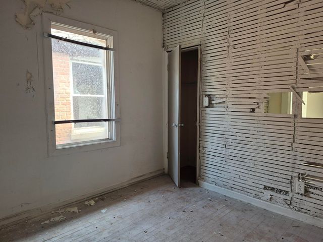1113 W 11th Avenue, Gary, IN 46407
