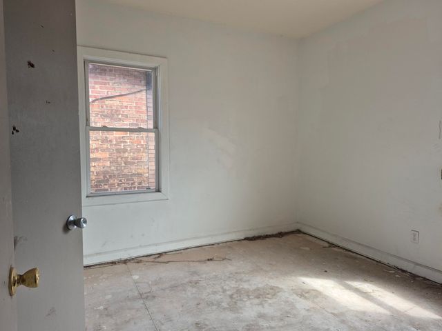1113 W 11th Avenue, Gary, IN 46407