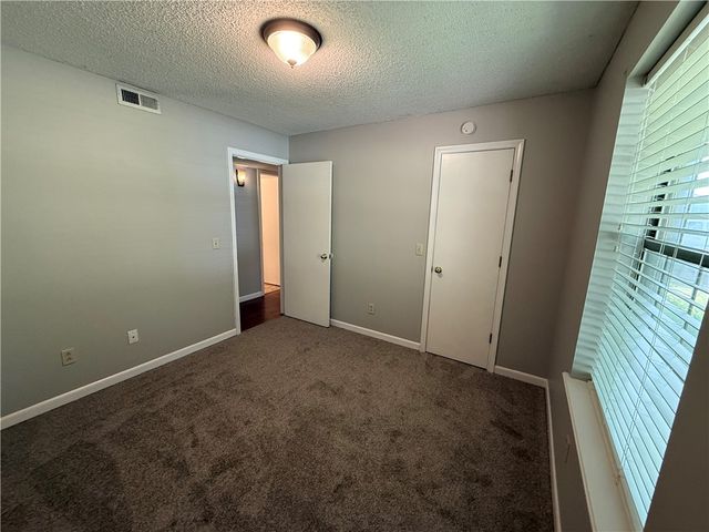 415 Rodric Circle, Siloam Springs, AR 72761