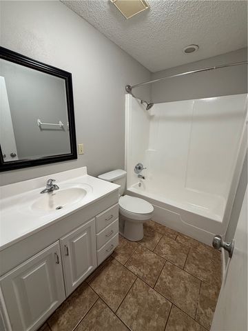 415 Rodric Circle, Siloam Springs, AR 72761