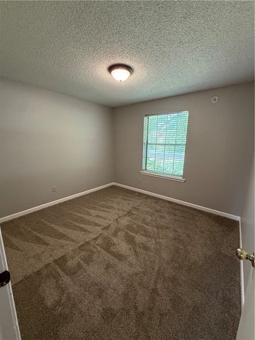 415 Rodric Circle, Siloam Springs, AR 72761