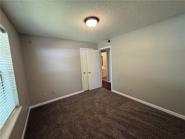 415 Rodric Circle, Siloam Springs, AR 72761