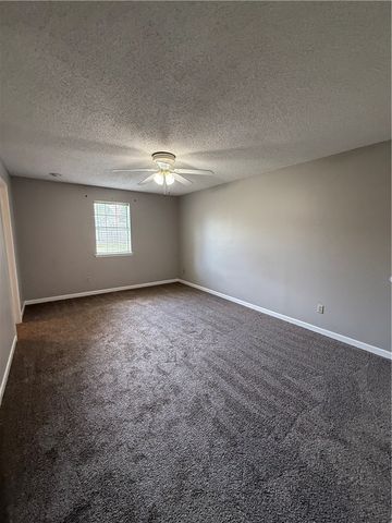 415 Rodric Circle, Siloam Springs, AR 72761