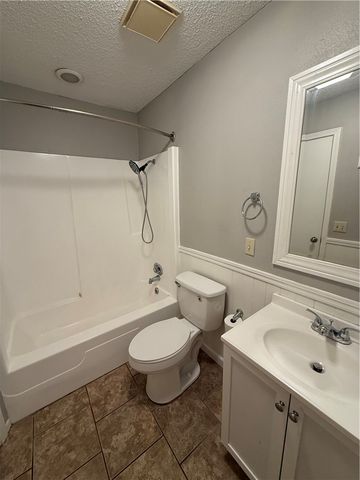 415 Rodric Circle, Siloam Springs, AR 72761