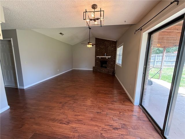 415 Rodric Circle, Siloam Springs, AR 72761