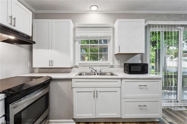 461 Dare AVE, Hampton, VA 23661