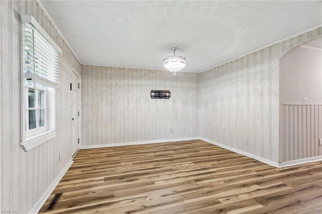 461 Dare AVE, Hampton, VA 23661