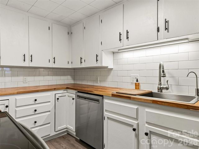 355 London Road, Asheville, NC 28803