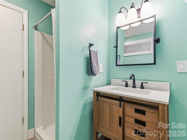 355 London Road, Asheville, NC 28803
