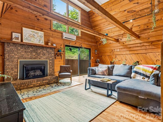 355 London Road, Asheville, NC 28803