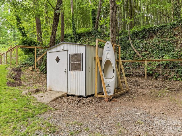 355 London Road, Asheville, NC 28803