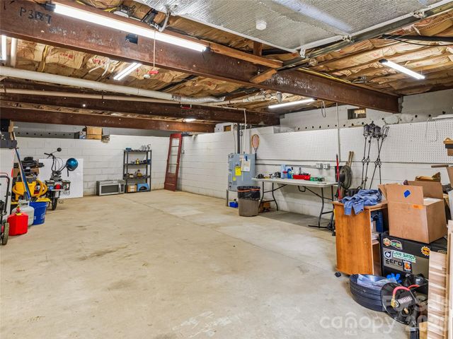355 London Road, Asheville, NC 28803