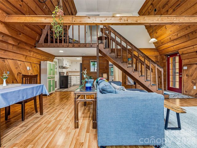 355 London Road, Asheville, NC 28803