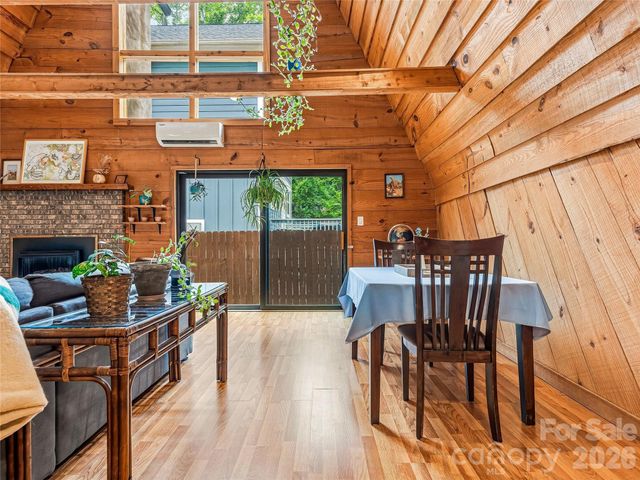 355 London Road, Asheville, NC 28803
