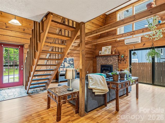 355 London Road, Asheville, NC 28803