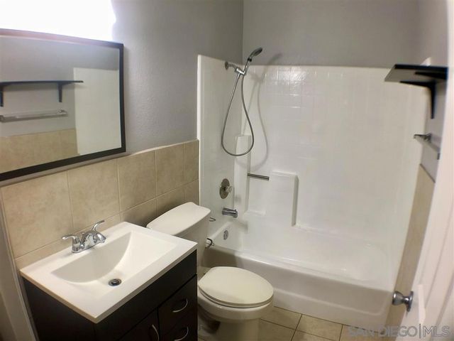 13212 Salmon River Rd 205, San Diego, CA 92129