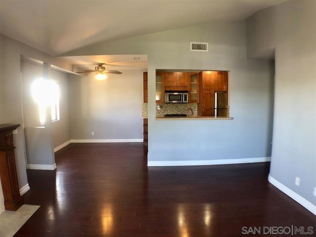 13212 Salmon River Rd 205, San Diego, CA 92129