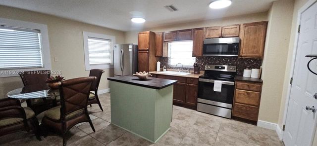 106 Washington, Lake Placid, FL 33852