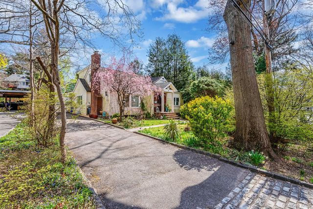 11 Edgewood Avenue, Glen Head, NY 11545