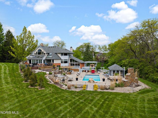 14951 Stonehaven Drive, Perrysburg, OH 43551