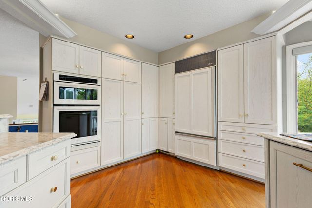 14951 Stonehaven Drive, Perrysburg, OH 43551