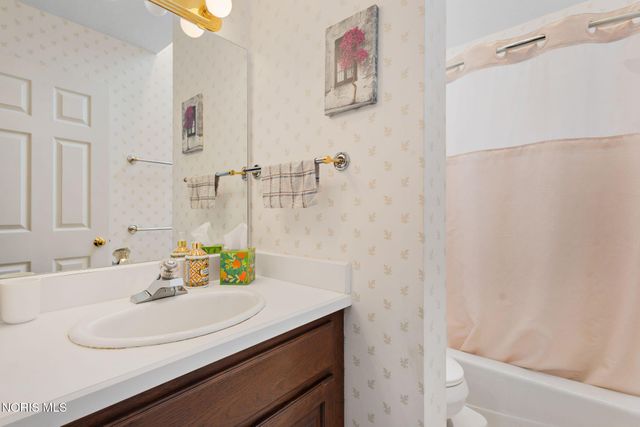 14951 Stonehaven Drive, Perrysburg, OH 43551