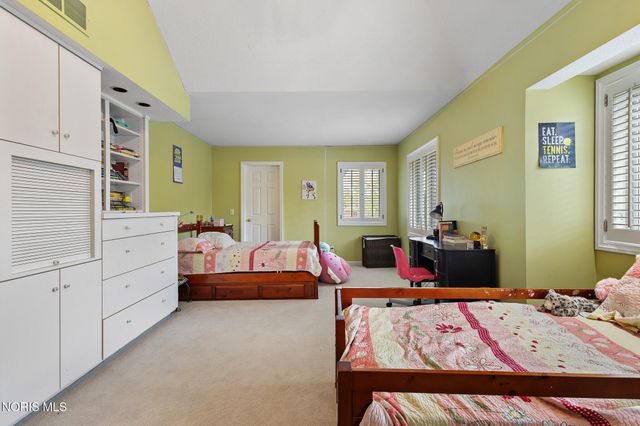 14951 Stonehaven Drive, Perrysburg, OH 43551