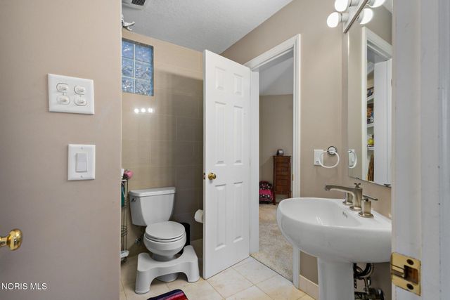 14951 Stonehaven Drive, Perrysburg, OH 43551
