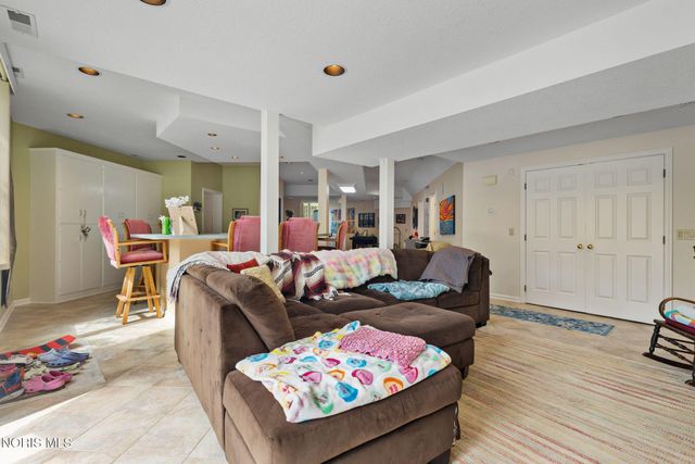 14951 Stonehaven Drive, Perrysburg, OH 43551