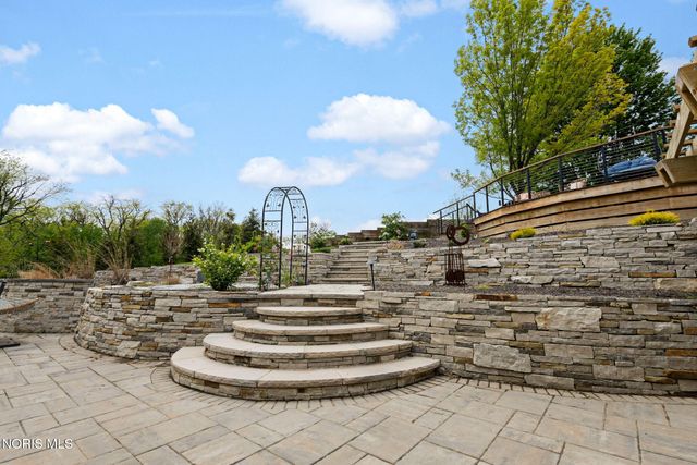 14951 Stonehaven Drive, Perrysburg, OH 43551