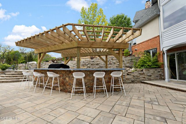 14951 Stonehaven Drive, Perrysburg, OH 43551