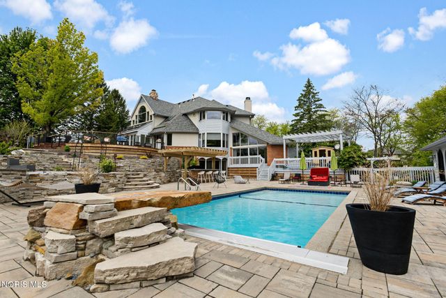 14951 Stonehaven Drive, Perrysburg, OH 43551
