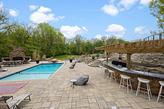 14951 Stonehaven Drive, Perrysburg, OH 43551