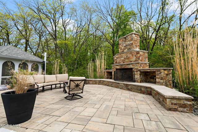 14951 Stonehaven Drive, Perrysburg, OH 43551