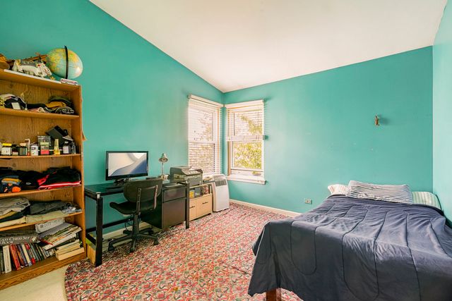 1311 Trinity Drive, Carol Stream, IL 60188