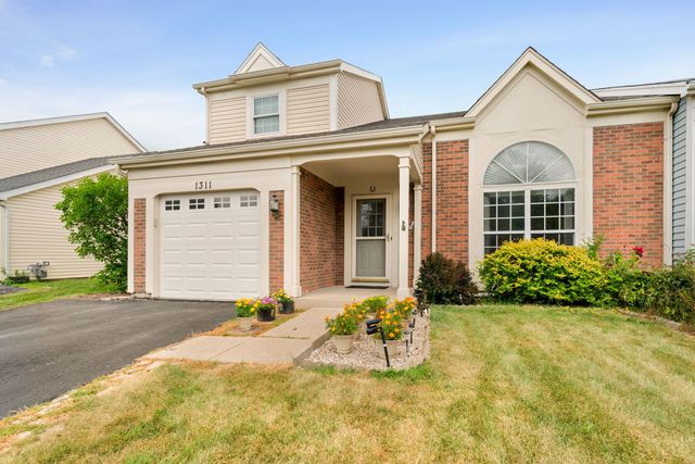 1311 Trinity Drive, Carol Stream, IL 60188