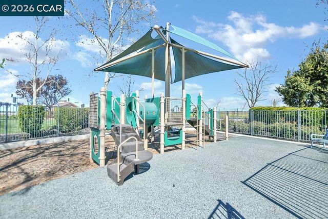1410 Big Redwood Drive, Oakley, CA 94561