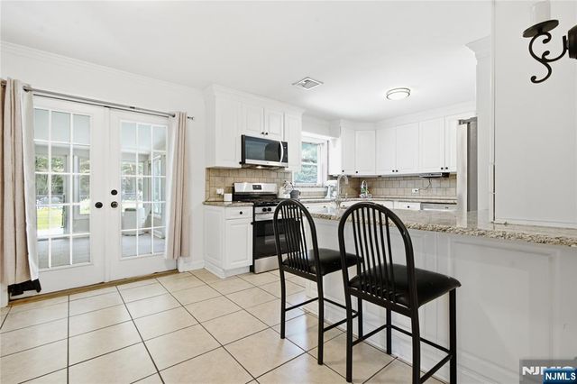 574 Baylor Avenue, River Vale, NJ 07675