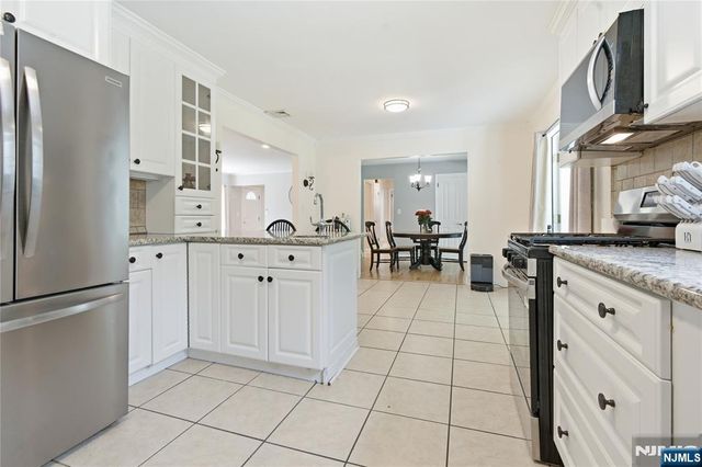 574 Baylor Avenue, River Vale, NJ 07675