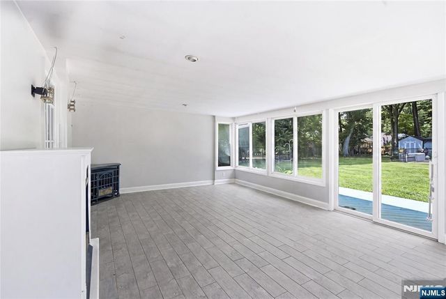 574 Baylor Avenue, River Vale, NJ 07675
