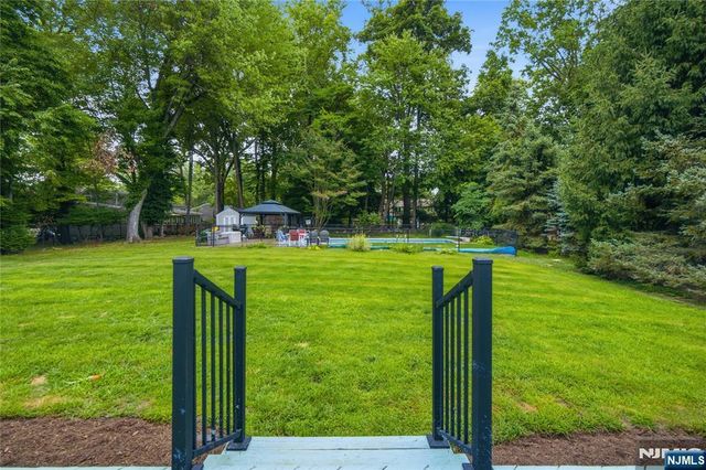 574 Baylor Avenue, River Vale, NJ 07675