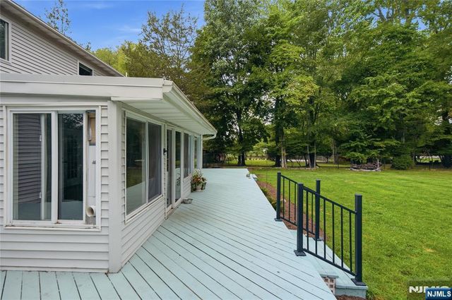 574 Baylor Avenue, River Vale, NJ 07675