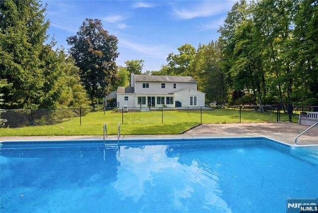 574 Baylor Avenue, River Vale, NJ 07675