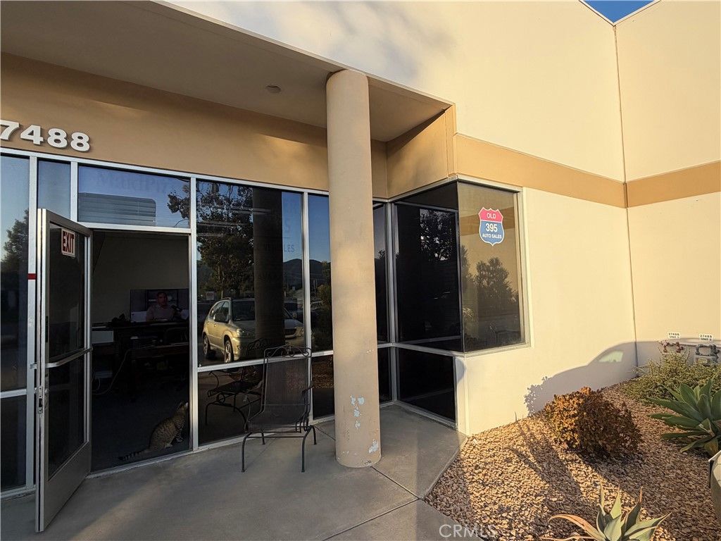 27488 Enterprise Cir W 2, Temecula, CA 92590 — exterior