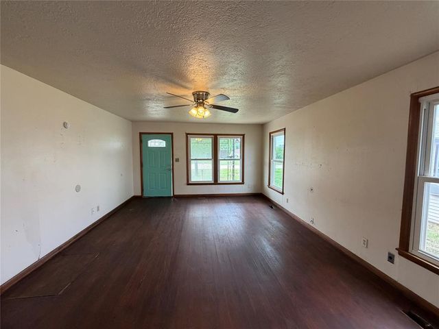 129 SE 1st Street, Moore, OK 73160