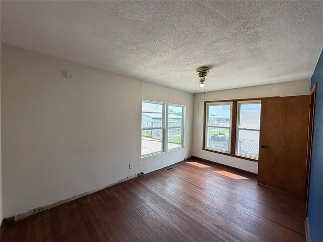 129 SE 1st Street, Moore, OK 73160