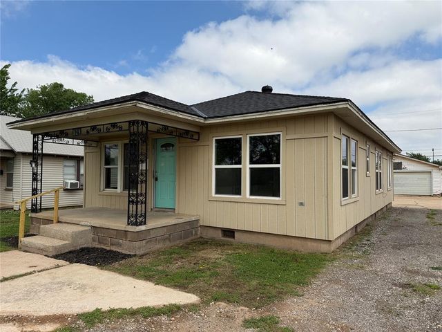 129 SE 1st Street, Moore, OK 73160