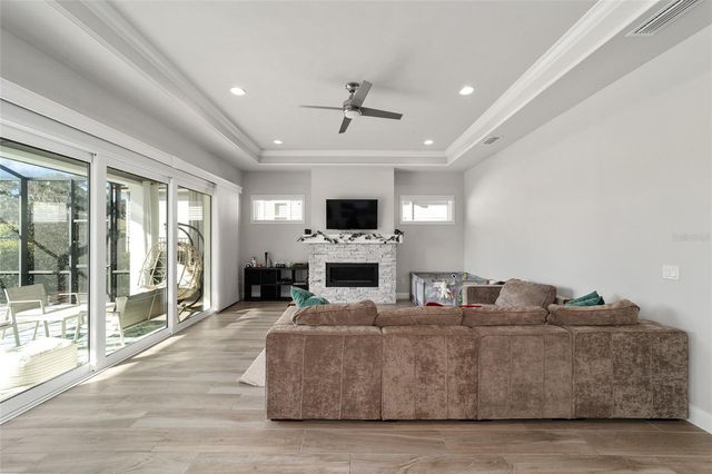 11895 SW 33RD LANE, Gainesville, FL 32608