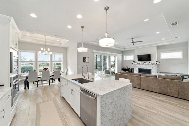 11895 SW 33RD LANE, Gainesville, FL 32608