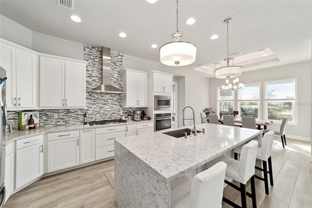 11895 SW 33RD LANE, Gainesville, FL 32608